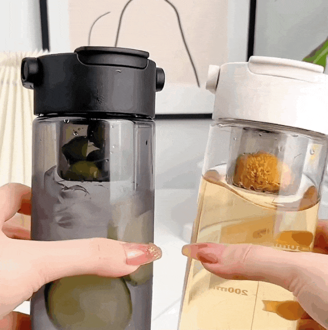 这款黑科技造的「磁弹杯」！一键泡出香茶，比保温杯强100倍…_凤凰网