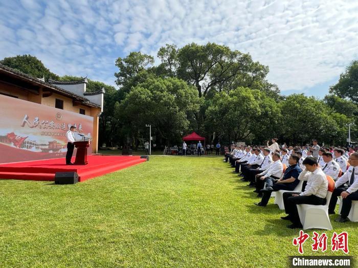 8月25日，“人民公安从这里走来”主题宣传活动在江西瑞金启动。(董必祥供图)