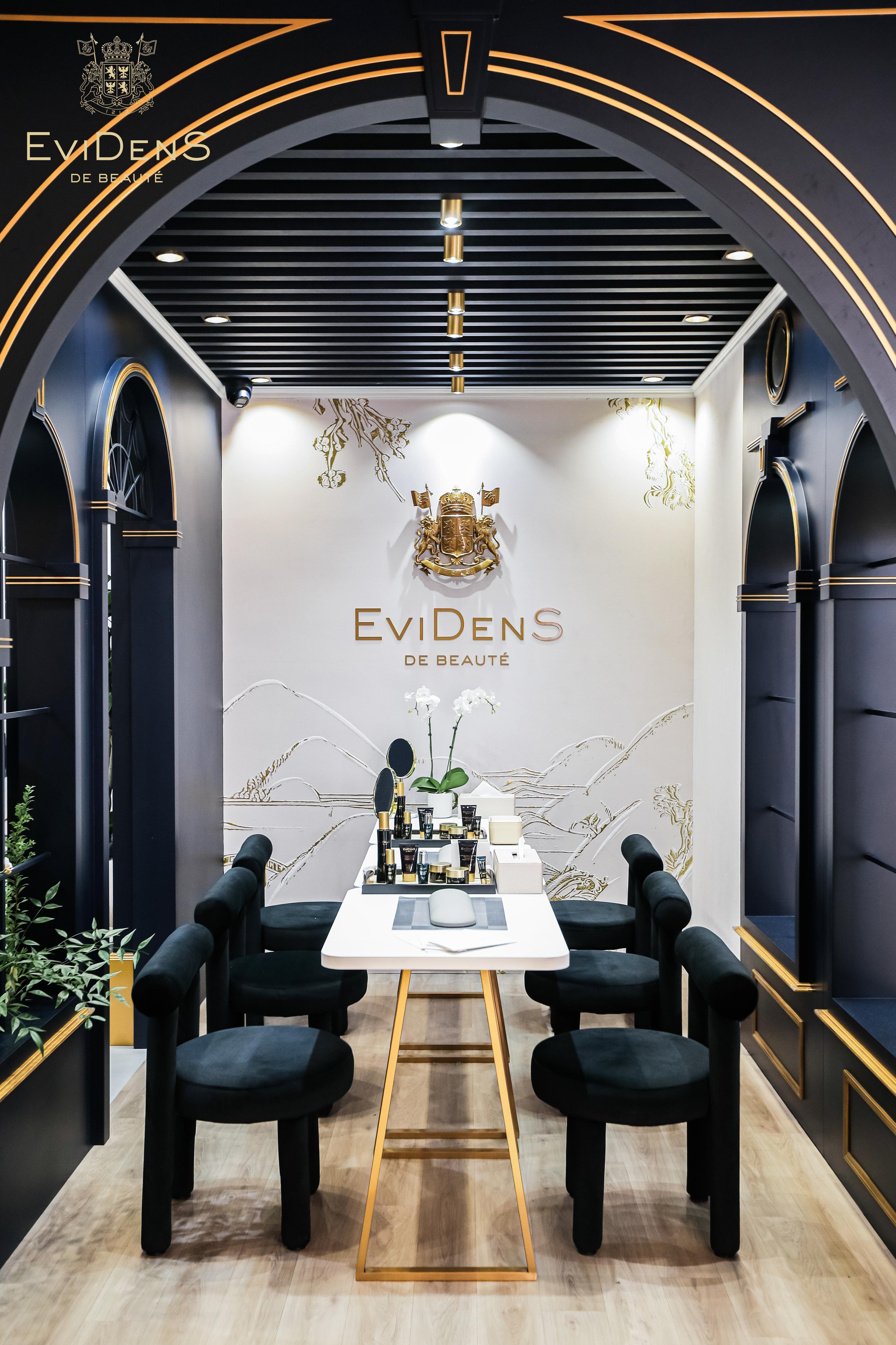 EviDenS de Beaut&eacute;伊菲丹南京德基快闪体验店
