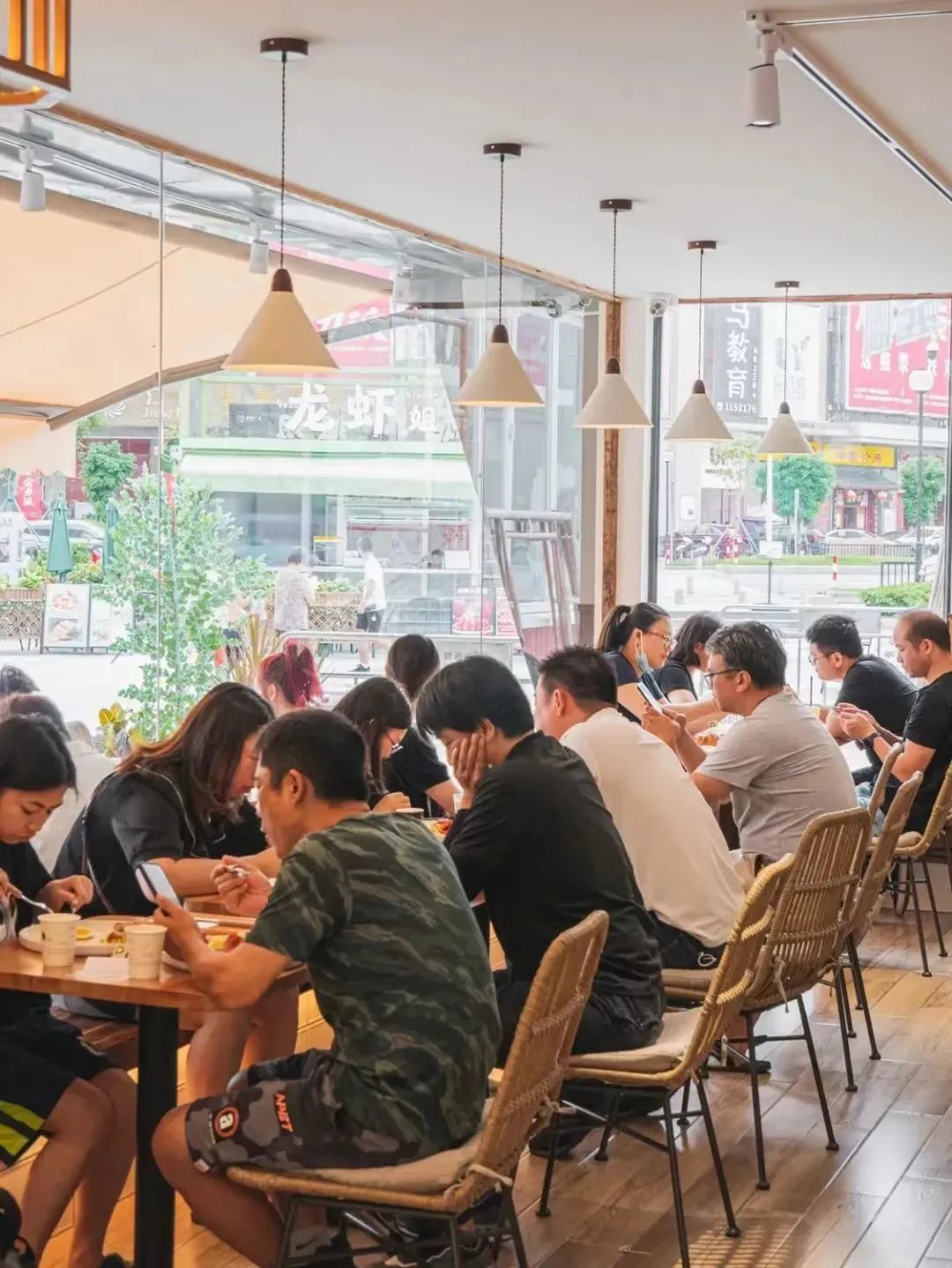 餐饮门店人气满满