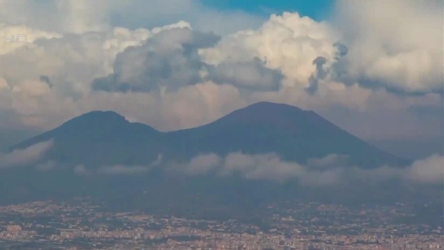 那不勒斯有欧洲最危险的火山，为何许多人依然选择留在这里生活？