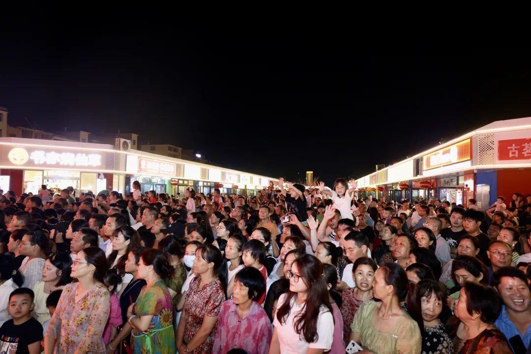 萍乡玉湖美食文化街“热辣出场”