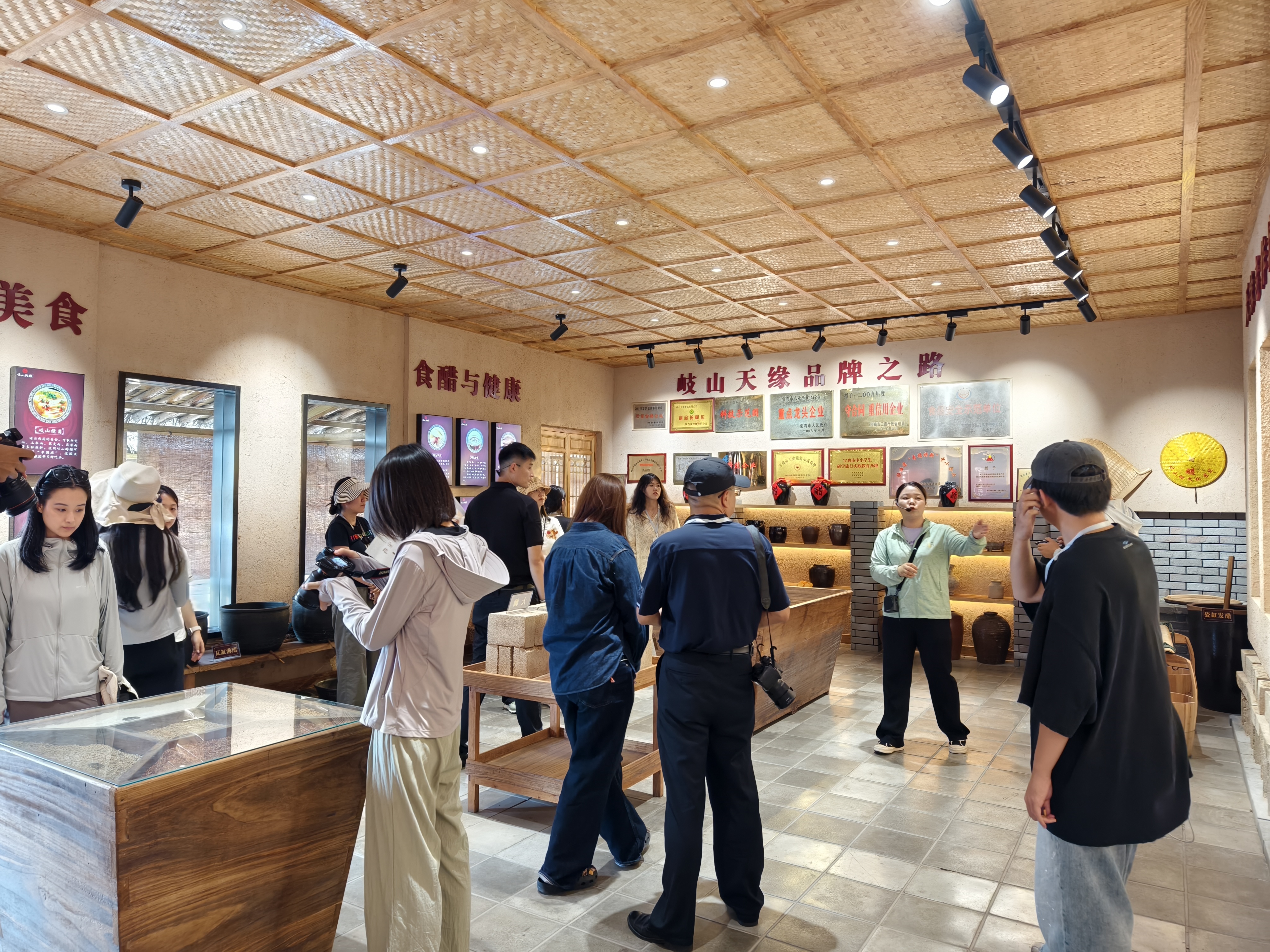 品周秦文化 瞰魅力宝鸡｜古醋飘香 “小醋坛”推动“大产业”