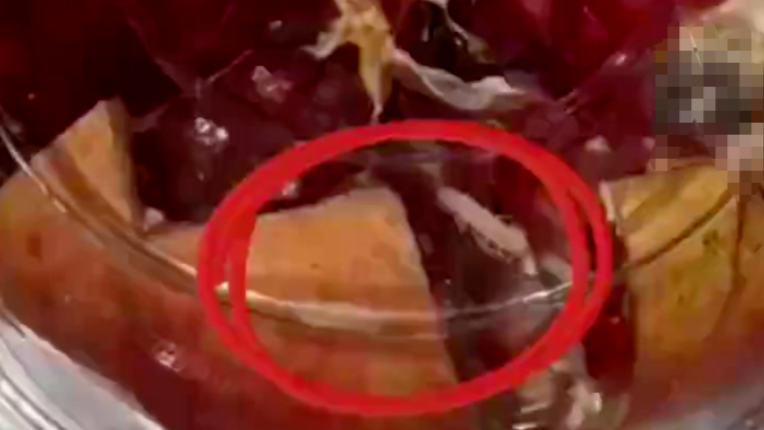 男子逛胖东来超市发现鲜切石榴包装内有蛆虫？工作人员回应