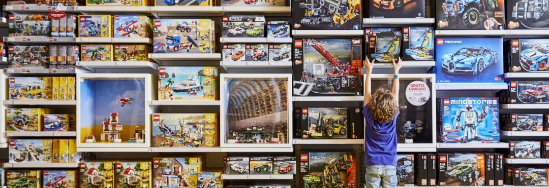 Photo by legohouse.com