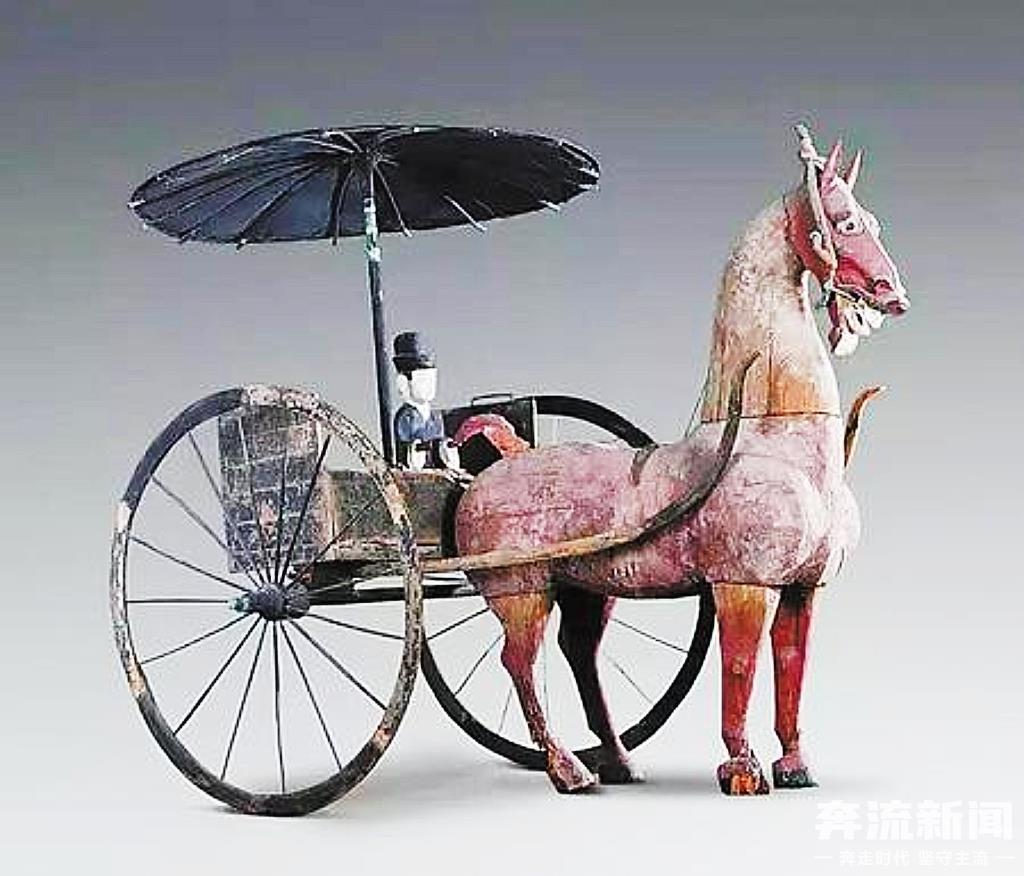 ▲武威汉墓出土的木轺马车
