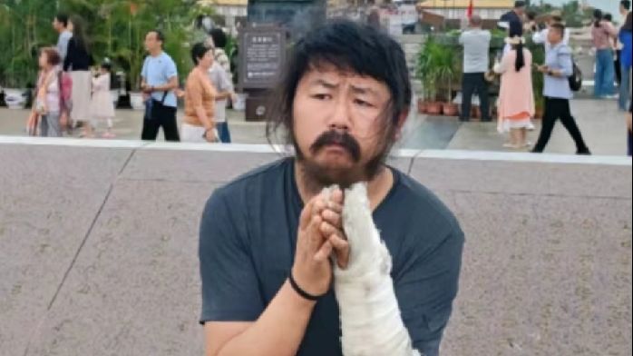 捐款百万的拾荒人胡雷手机已寻回:是一名老人找到,已归还_凤凰网