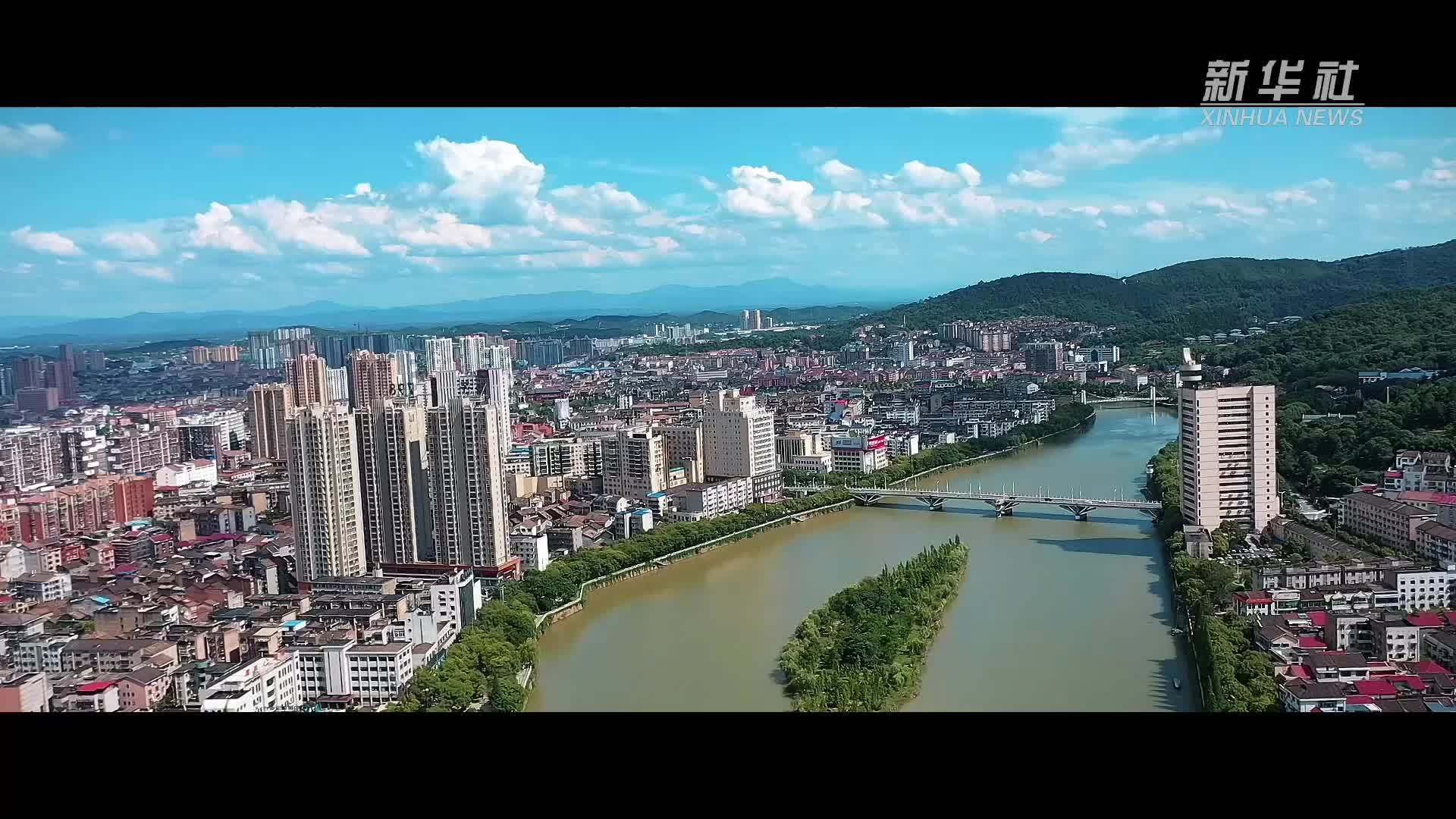 湖南醴陵：看千年瓷城“宠粉”年轻人