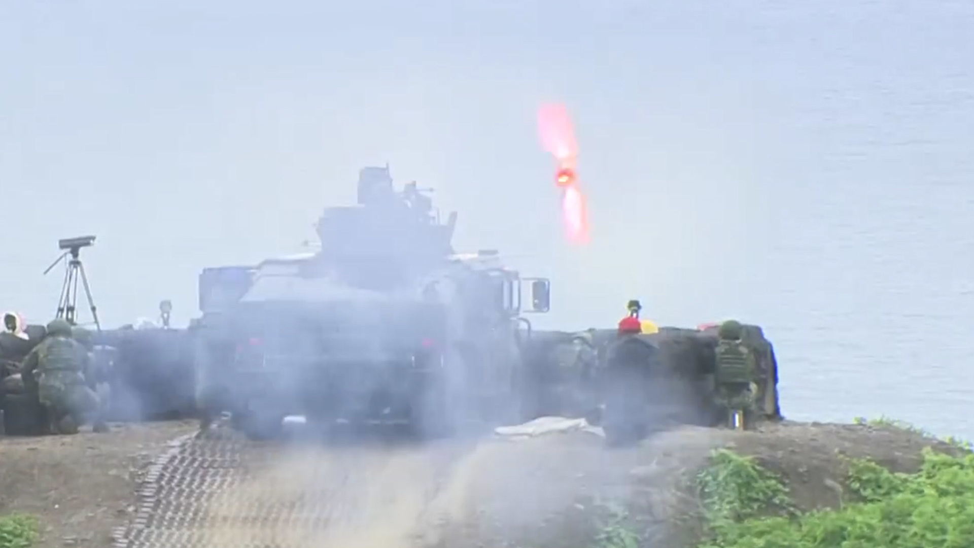 台反坦克导弹实弹射击17发仅中8，台退役老兵直言：战时紧张环境恐怕要全部脱靶