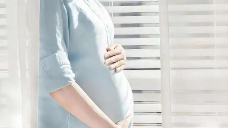 记者暗访号称北方最大地下代孕实验室，明码标价95万代孕包成可选性别，青岛卫健委回应