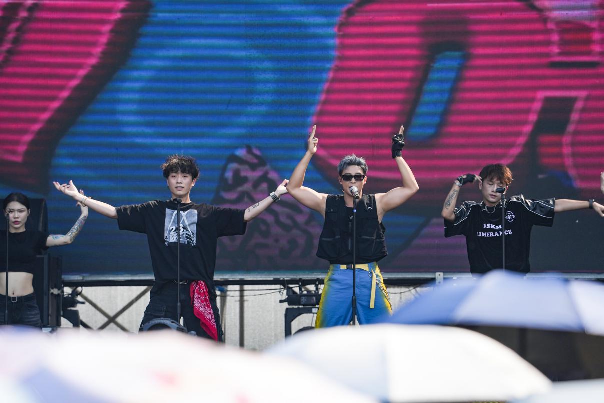 8月24日,“音你而来 日照山海”沙滩音乐节火热开唱。刘晶 摄