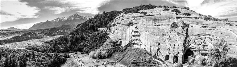 张掖马蹄寺石窟　赵高翔