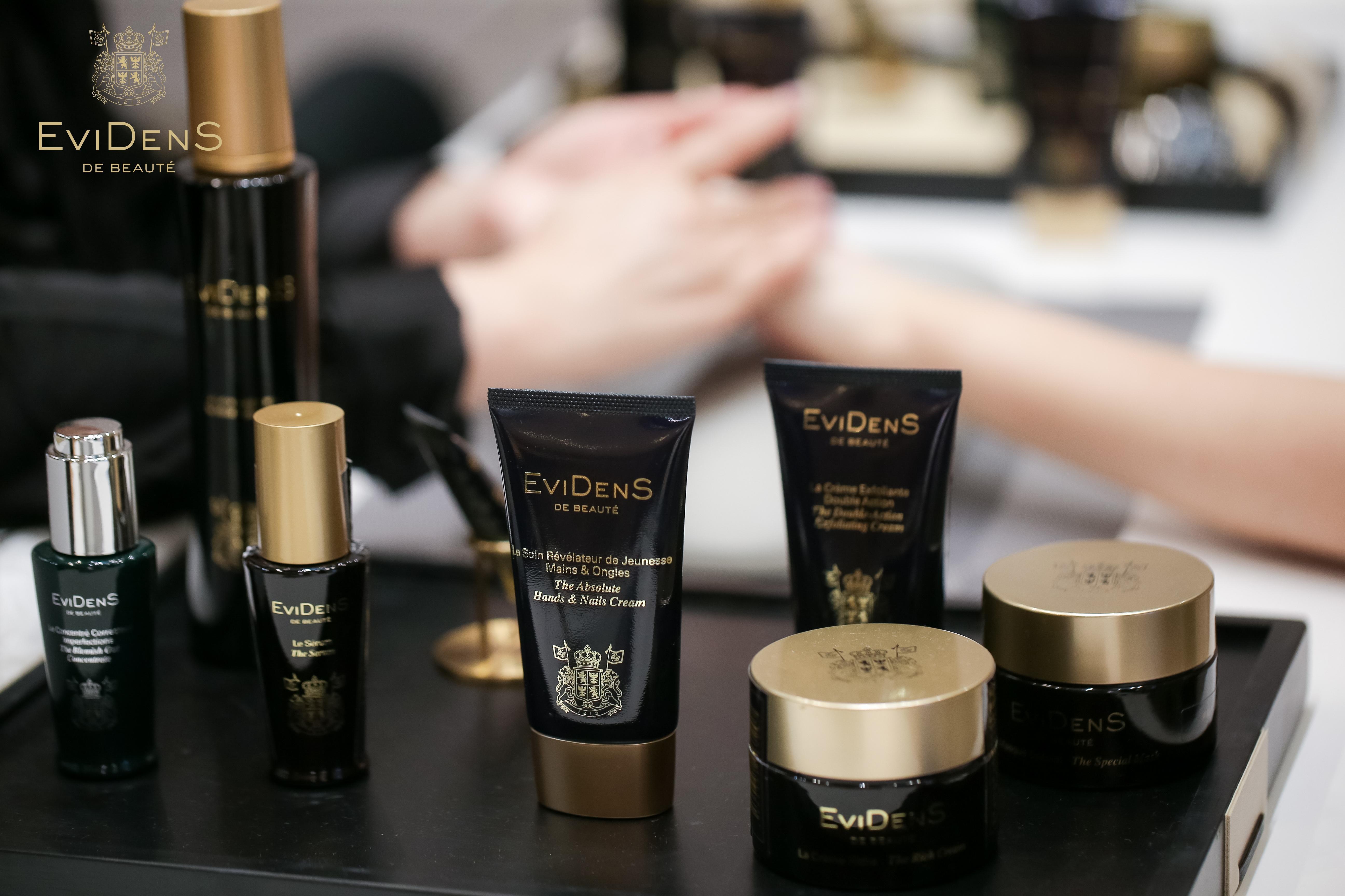 消费者可尊享EviDenS de Beaut&eacute; 伊菲丹手部SPA服务、定制化咨询