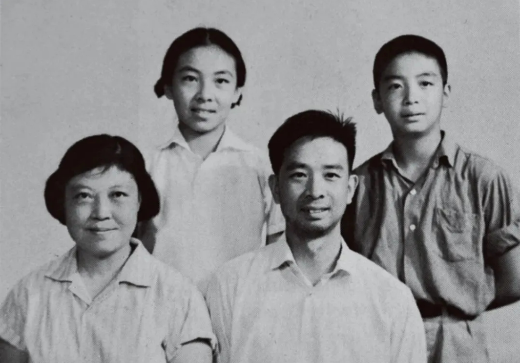 1969年，乐黛云一家合影。