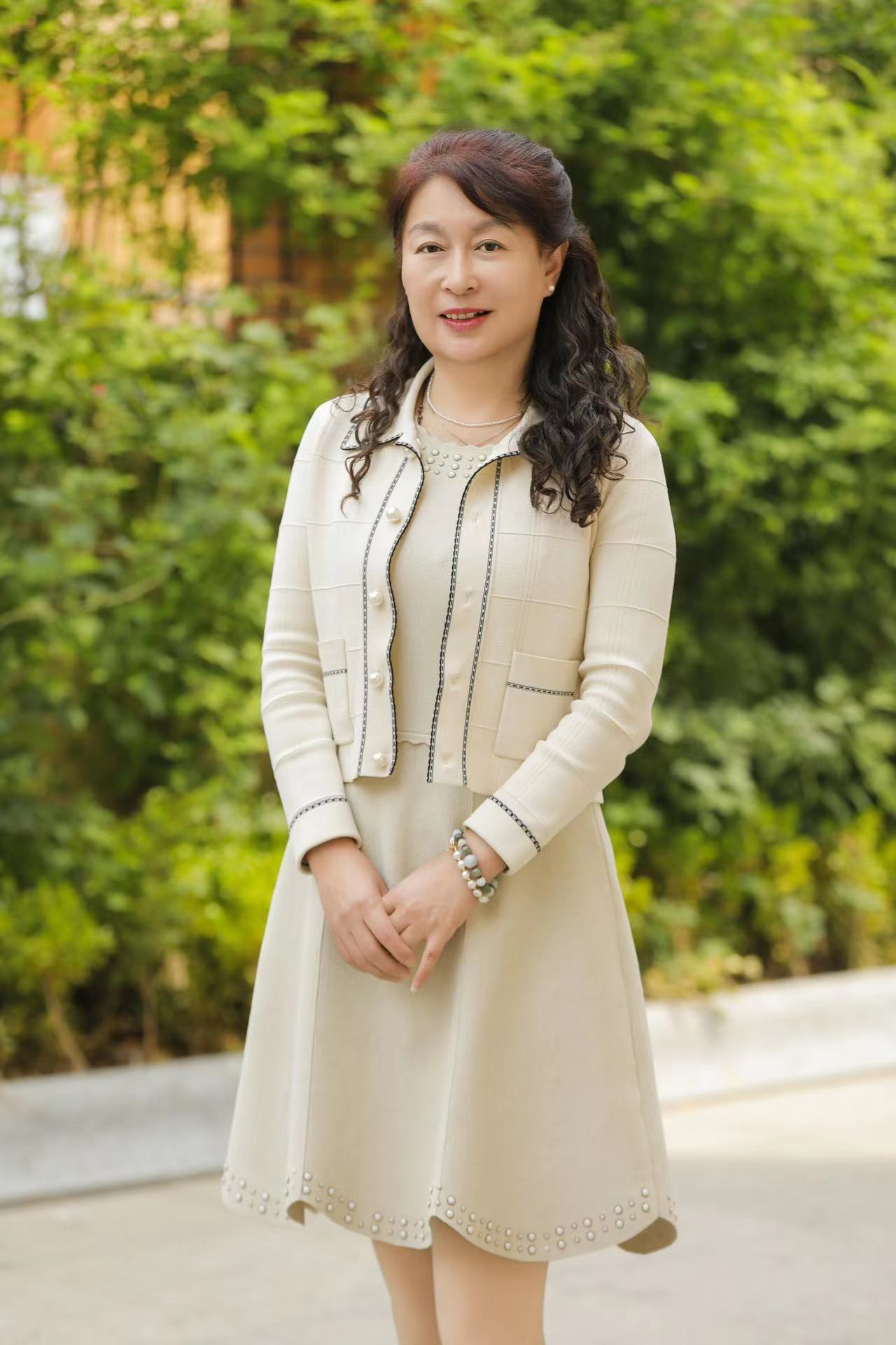青岛镇江路小学校长张晓迎