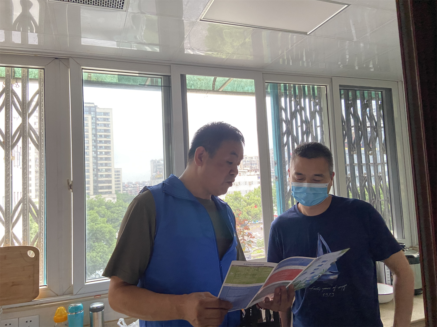 宁波鄞州区泰和社区积极开展垃圾分类宣传活动，提升居民参与意识