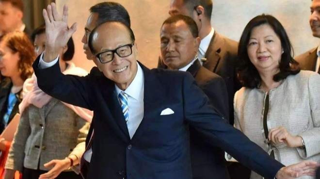 96岁李嘉诚罕见出镜，听闻医疗仪器对癌症有突破，激动睡不着觉！封面图