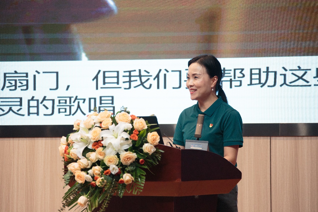 荆楚好老师“心灯”教师团队事迹报告会在长职举行