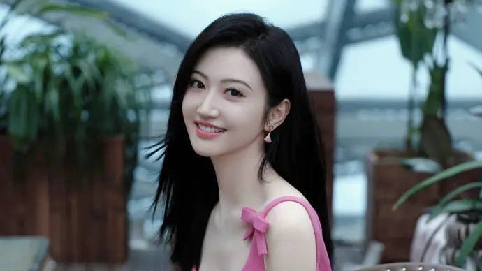 景甜方回应网传芭莎爆料 否认耍大牌传闻封面图