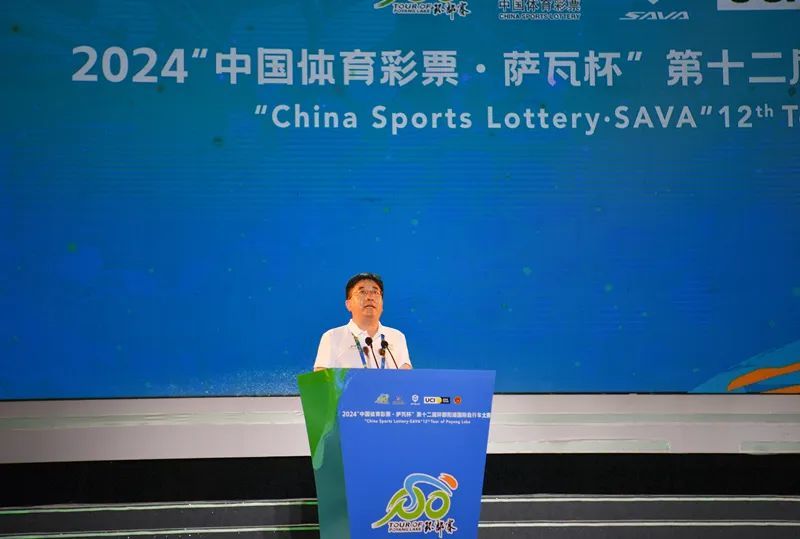 永修县委书记秦岭主持开幕仪式