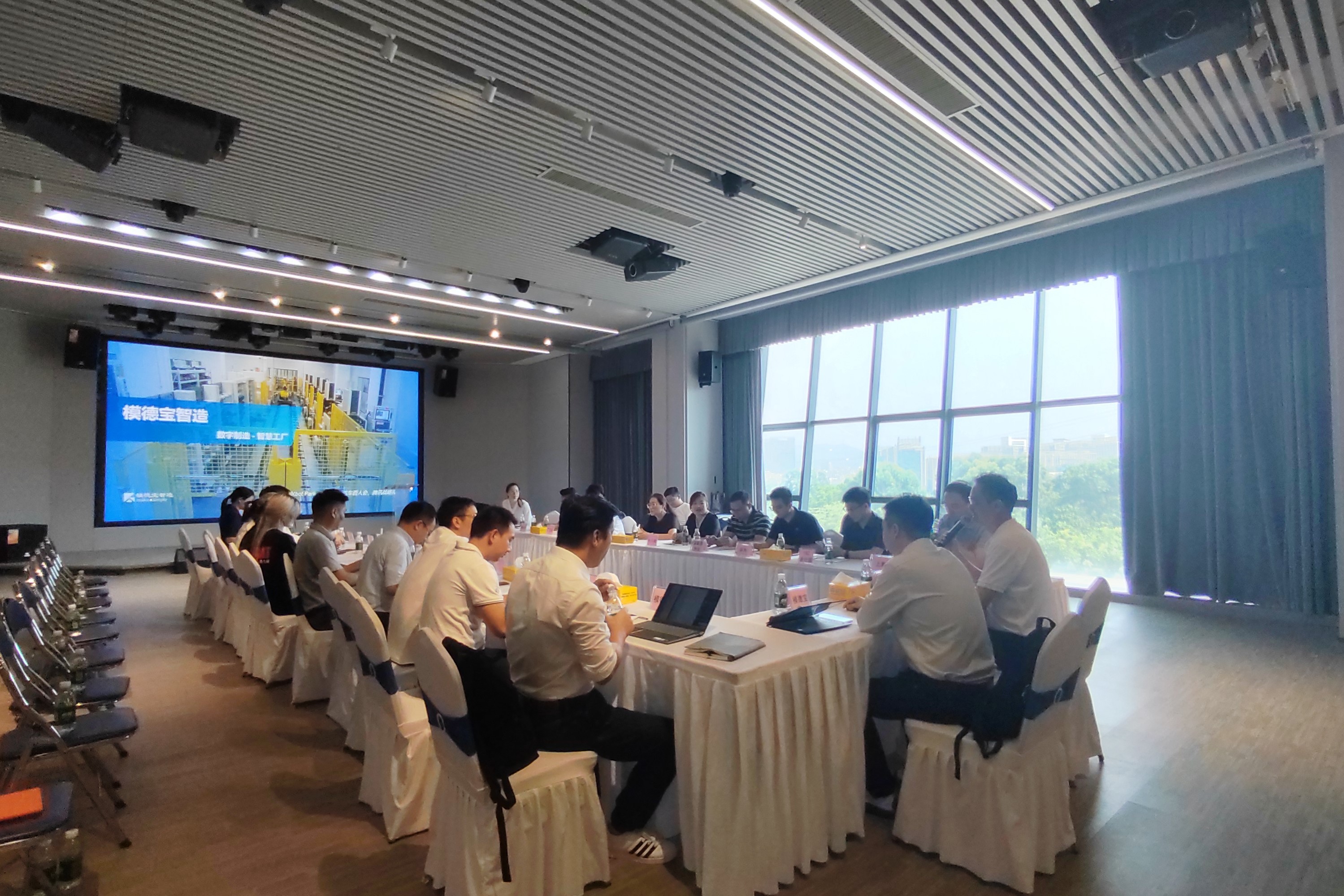对接行业龙头,共建公服平台、共享发展机遇 ——龙岗区IP产业对接会在182创意设计产业园举行