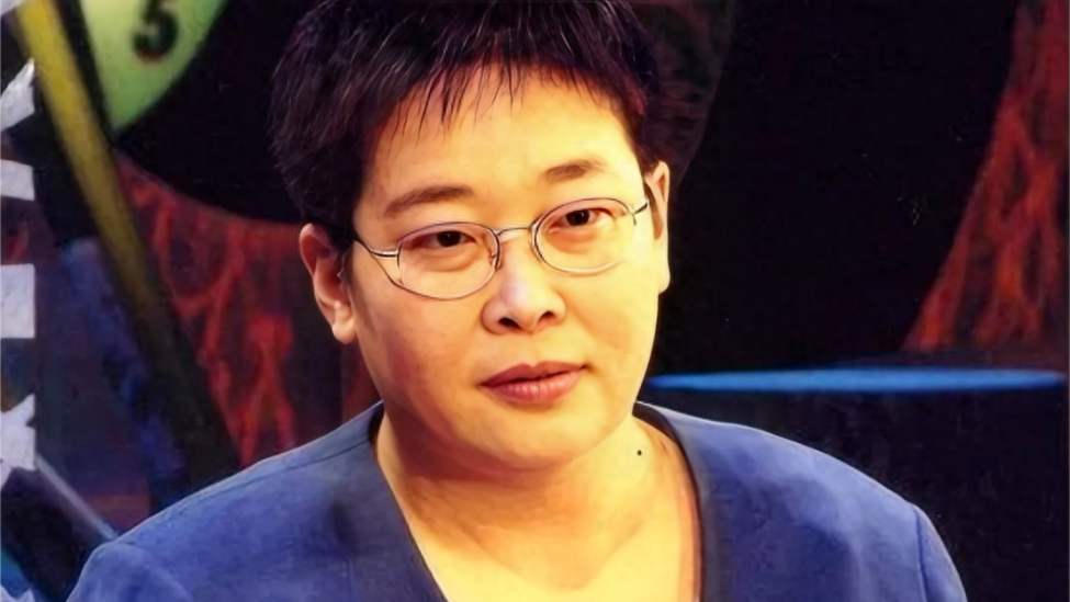 捧红韩红，追债度日，曾是央视公认“才女”！59岁张越感情成谜封面图