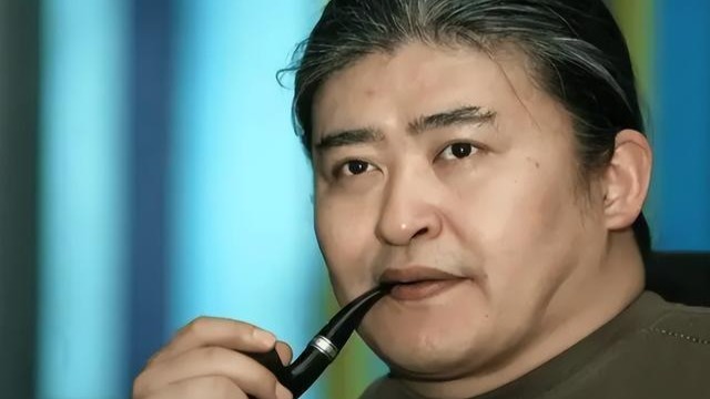 刘欢近况堪忧：嗜酒如命，确诊“不死癌症”，年仅60已腿脚不利索封面图