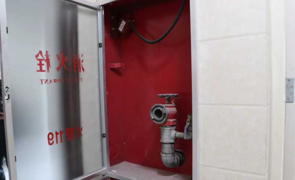 网友反映南昌碟子湖大道右拐上高架红绿灯设置不合理 官方回复