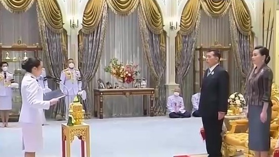 泰国新内阁觐见泰王，御前宣誓就职