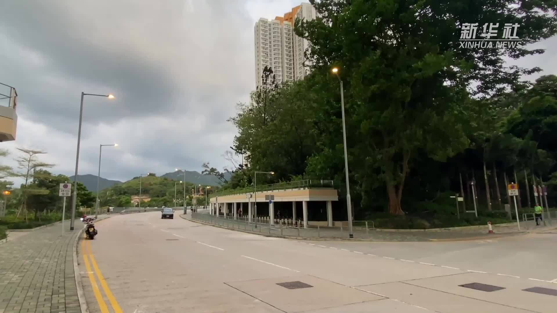 香港发出八号东北烈风或暴风信号热带气旋警告