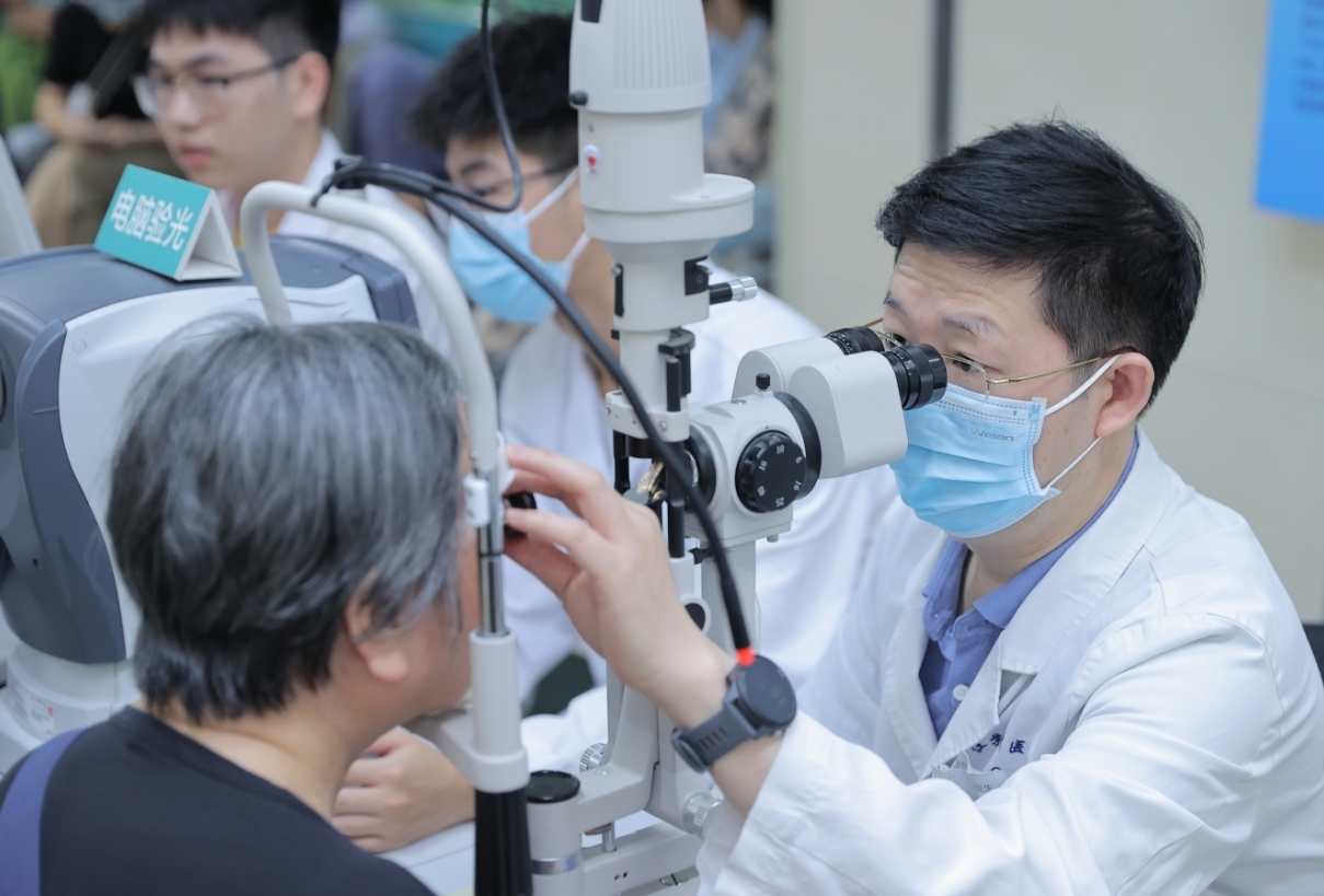 近300名超强专家义诊阵容、全院所有科室参与 江苏省中医院启动庆祝建院70周年大型义诊月活动