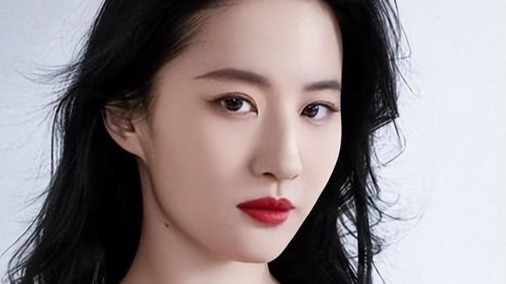 刘亦菲被问：拍吻戏有生理反应怎么办？她的真诚回答令人脸红封面图