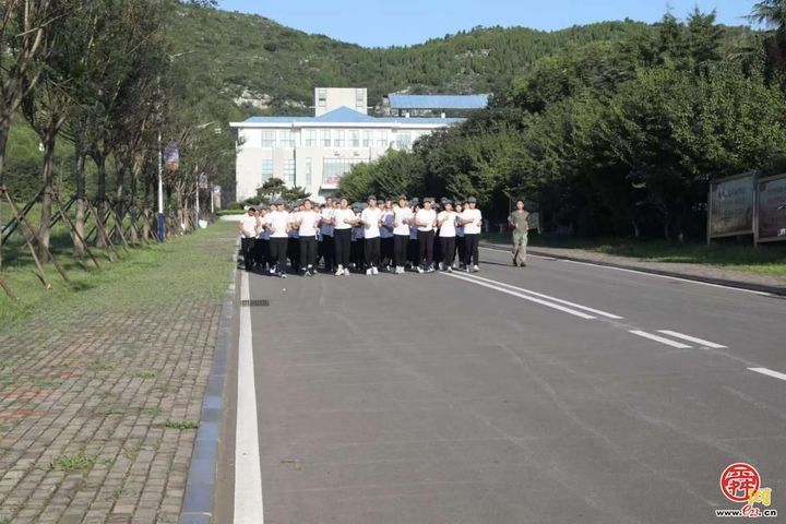 铸就钢铁意志,绽放青春风采——2024年济南市中小学师生军事体验活动第四期军事训练集中汇演精彩回顾