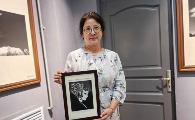 “迎中秋 &middot; 探寻版画记忆”丨来自湖南的43位老人走进哈尔滨市博物馆研学大课堂