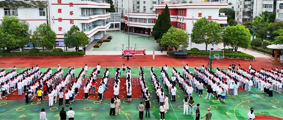 图片来源：新华社