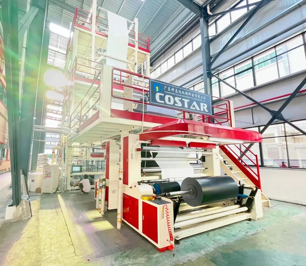 行业先进的五层共挤吹膜机