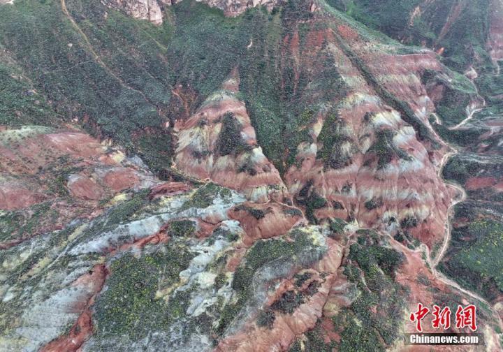 9月12日,无人机航拍兰州水墨丹霞风景区。(无人机照片)