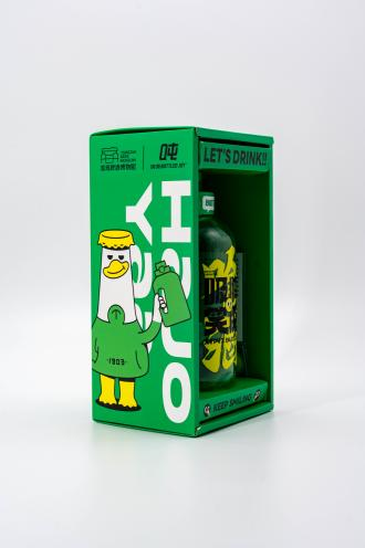 青岛啤酒博物馆x吨吨BOTTLED JOY联名水杯“吸啤笑脸”，热度十足！