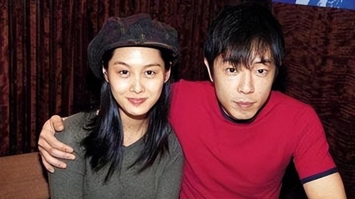 52岁的朱茵现状：住深山残屋，开2万块破车，却说嫁给他很幸福！封面图