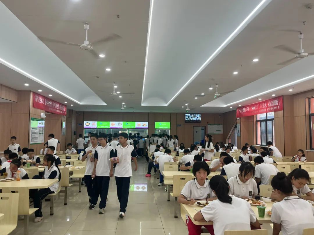 不外包了放心吃！九江积极推动学校食堂自主经营