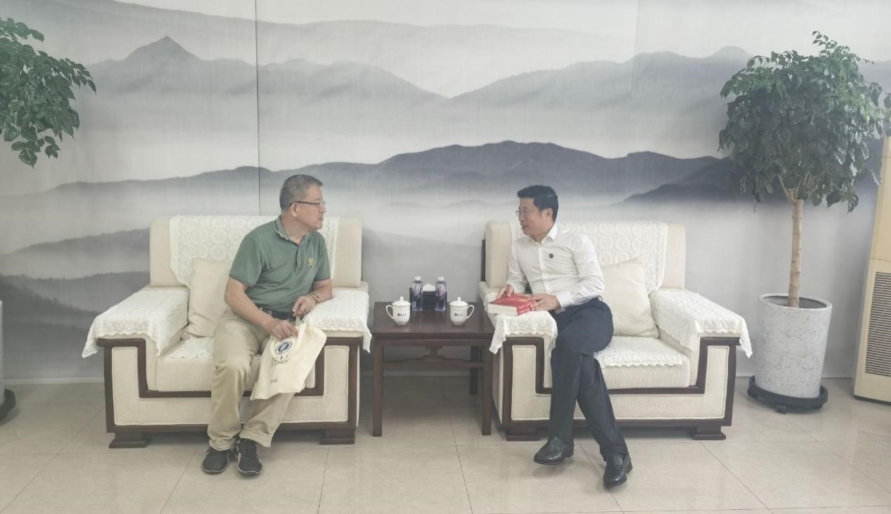 校党委书记赵险峰会见黄建钢