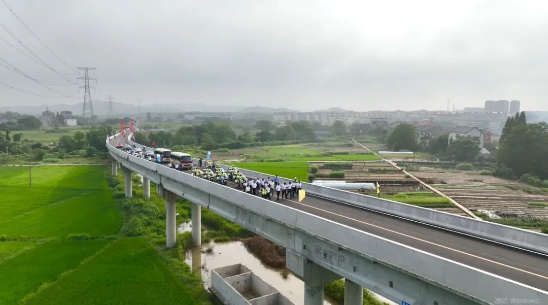 余江洲和信江大桥通车