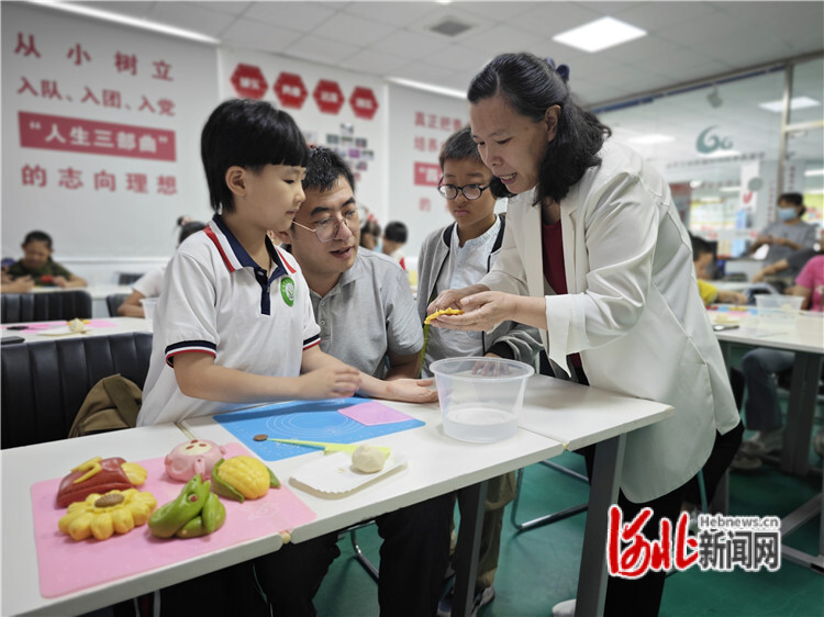 9月8日，廊坊市非遗体验活动启动。图为廊坊市级非遗花馍制作体验课现场。通讯员张泰源摄