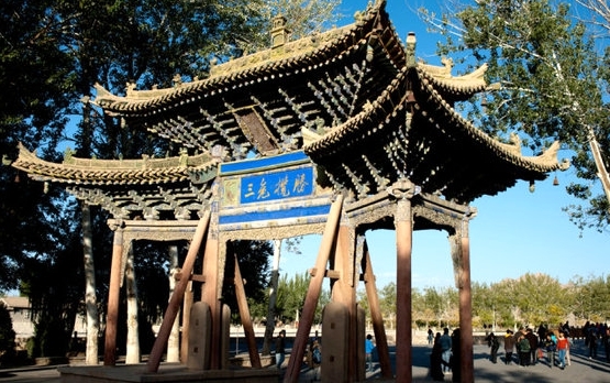 敦煌三危山（敦煌市融媒体中心　供图）