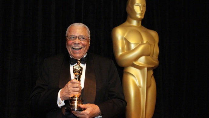 《狮子王》木法沙配音演员去世 曾获奥斯卡终身成就奖封面图