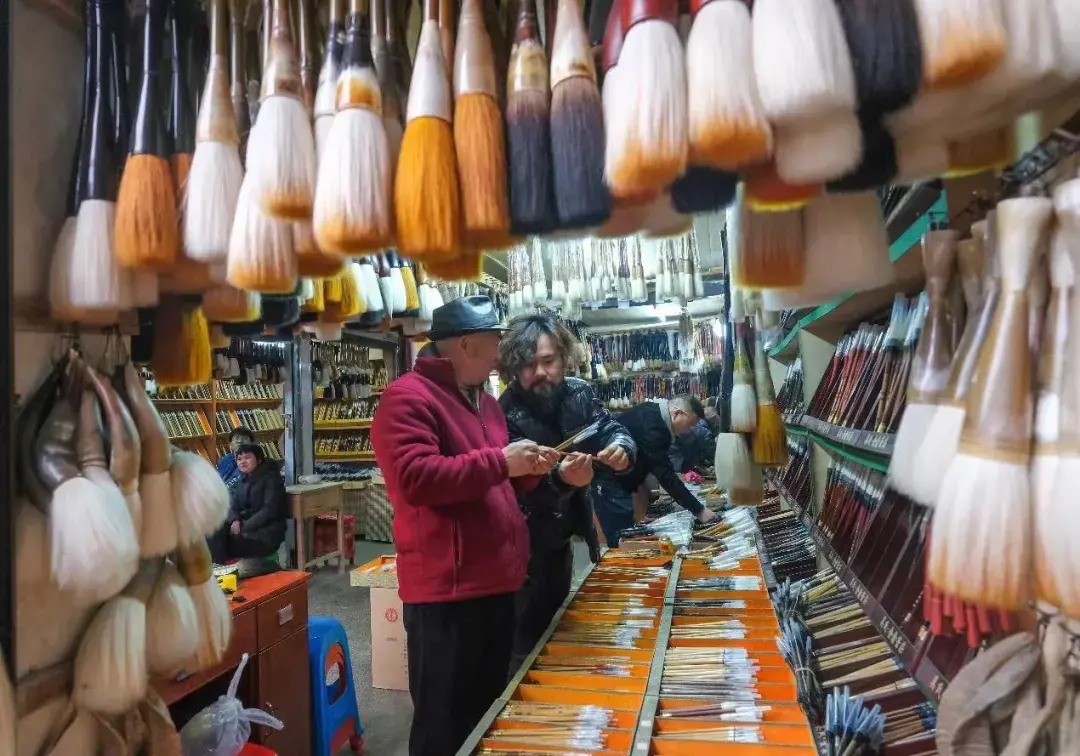 文港镇毛笔交易市场 图源“进贤发布”微信号