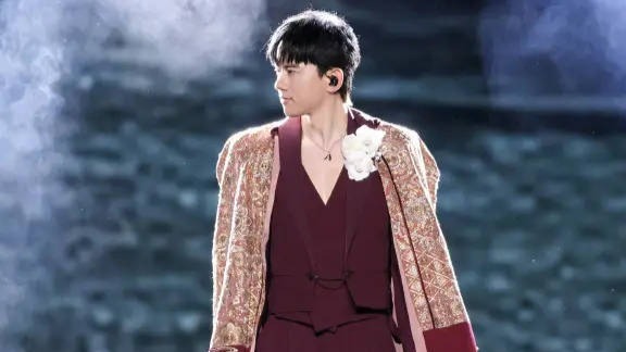 张杰演唱会“自报”手机号致素人电话被打爆 工作室致歉：正在和机主协商解决方案封面图