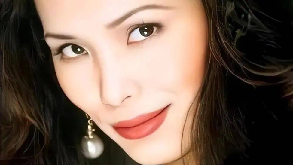 61岁韦唯纽约豪宅曝光，容貌如30岁少女，家暴丈夫离世，三混血儿才华横溢惊艳众人！封面图