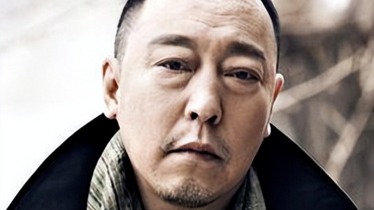 比吴京更硬气的演员，一巴掌扇懵金星，一个眼神让撒贝宁破防封面图