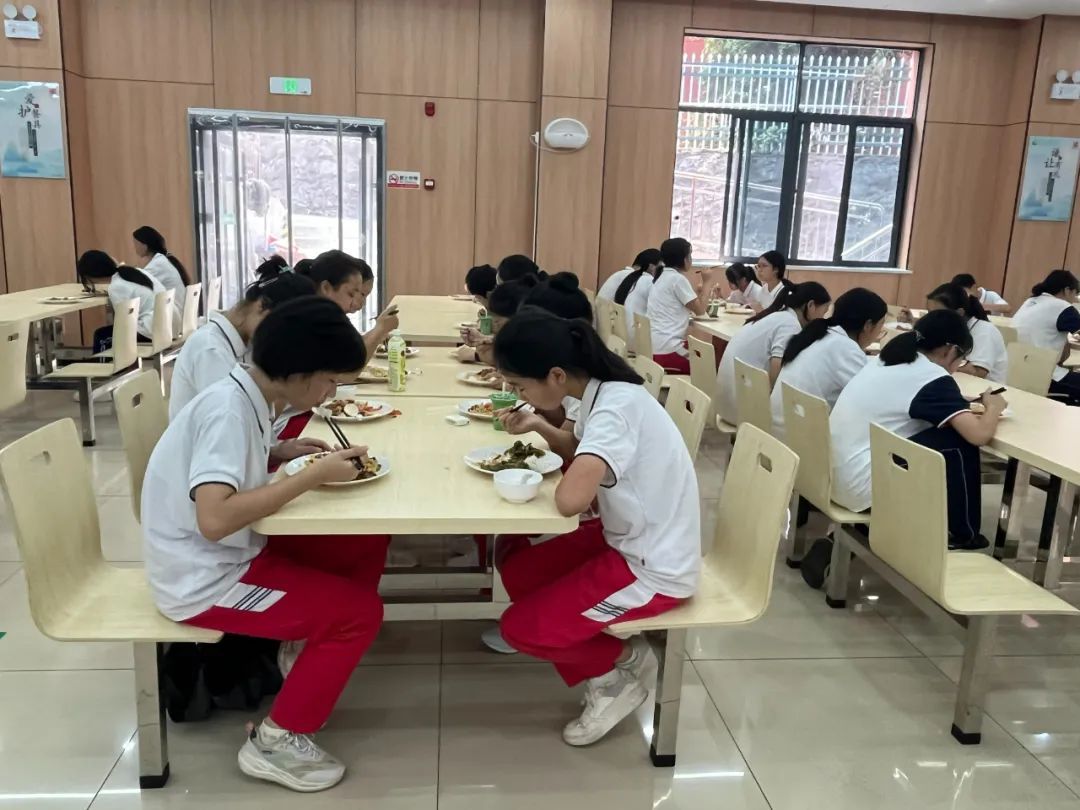不外包了放心吃！九江积极推动学校食堂自主经营